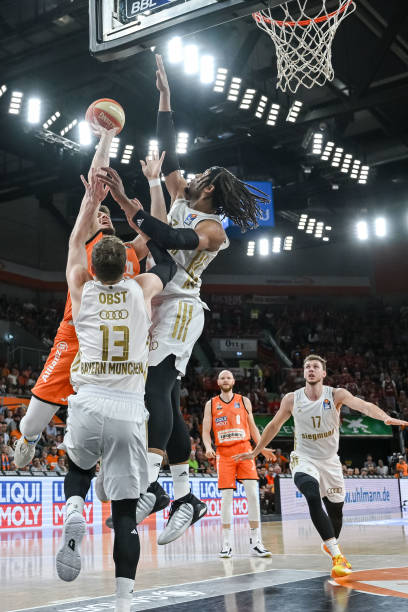 频繁伤缺和 频繁伤缺和