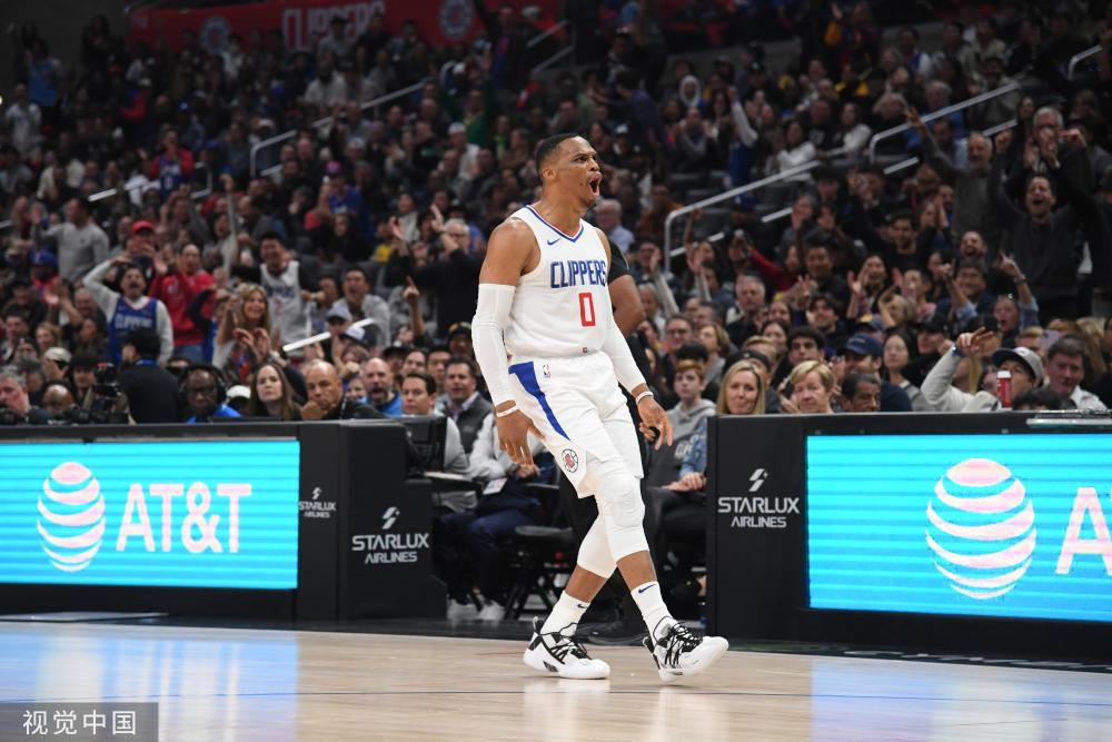 他在快攻推 他在快攻推